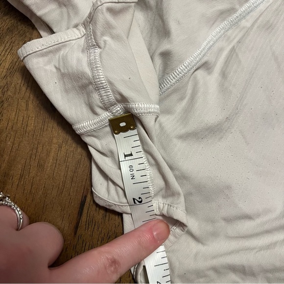 Lululemon Hotty Hot Short II 2.5” Size 6 in Dark Chrome Women’s - Picture 12 of 14